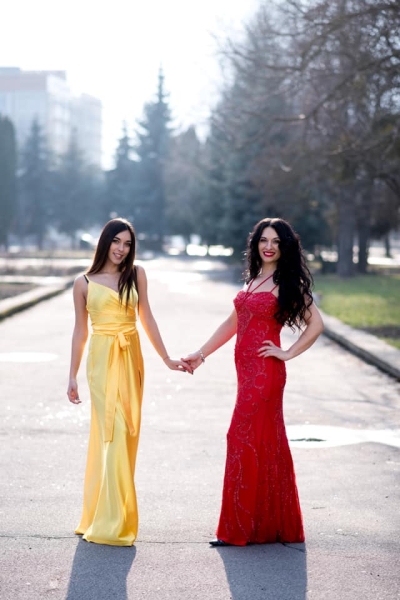 У родини начальниці з Рівного були обшуки через наркотичний «чай», який продавали тоннами