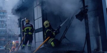 У Сумах горів МАФ, пошкоджений рік тому ворожою атакою