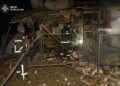У Сумській громаді рятувальники ліквідували пожежу, спричинену ворожою атакою (ВІДЕО)