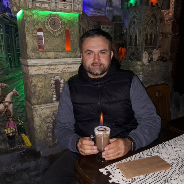 Викладач політології з Покровська став танкістом, а після «дембеля» намагається не загубитися в цивільному житті