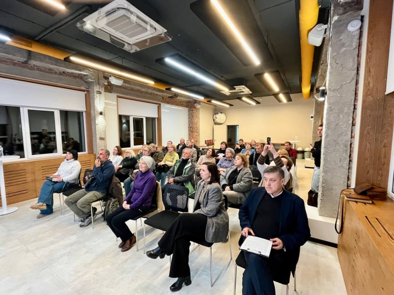 Володимир В’ятрович у Полтаві презентував ексклюзивну книгу про генерала Кука та покоління УПА: інтервʼю з автором