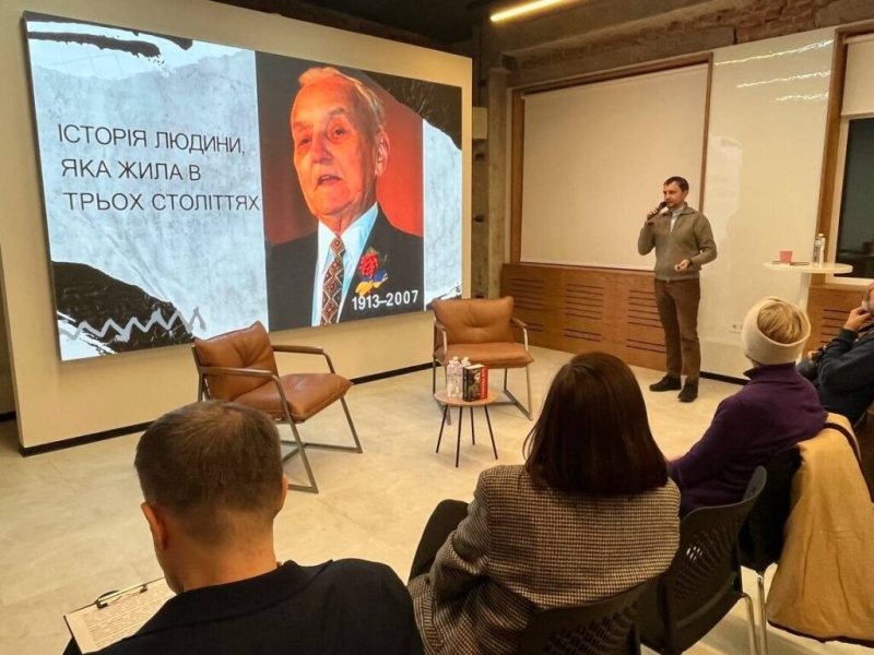 Володимир В’ятрович у Полтаві презентував ексклюзивну книгу про генерала Кука та покоління УПА: інтервʼю з автором