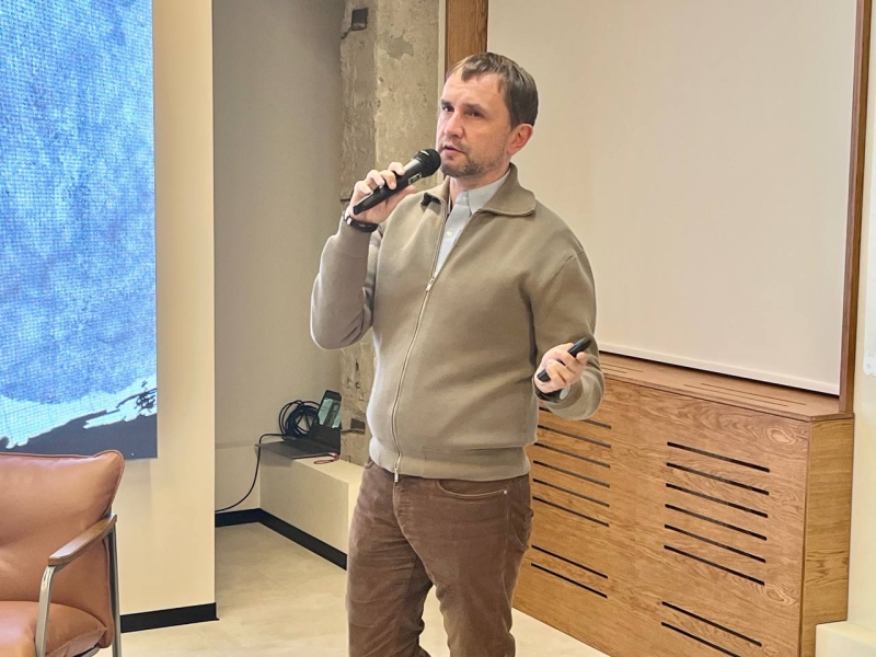 Володимир В’ятрович у Полтаві презентував ексклюзивну книгу про генерала Кука та покоління УПА: інтервʼю з автором