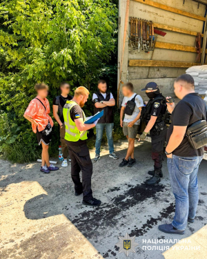 Замість міндобрив - фарбована крейда: у Рівному упіймали фальсифікаторів (ФОТО)