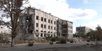 Запаси дров та електрики-добровольці: як у прифронтових регіонах готуються пережити найскладнішу зиму