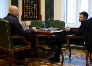 ЗЕЛЕНСЬКИЙ ПОГОВОРИВ ЗІ ШМИГАЛЕМ І  БУДАНОВИМ І ВОНИ ВИРІШИЛИ, ЩО НАСТАВ ЧАС ЗМІНЮВАТИ ПЛАН ОБОРОНИ УКРАЇНИ