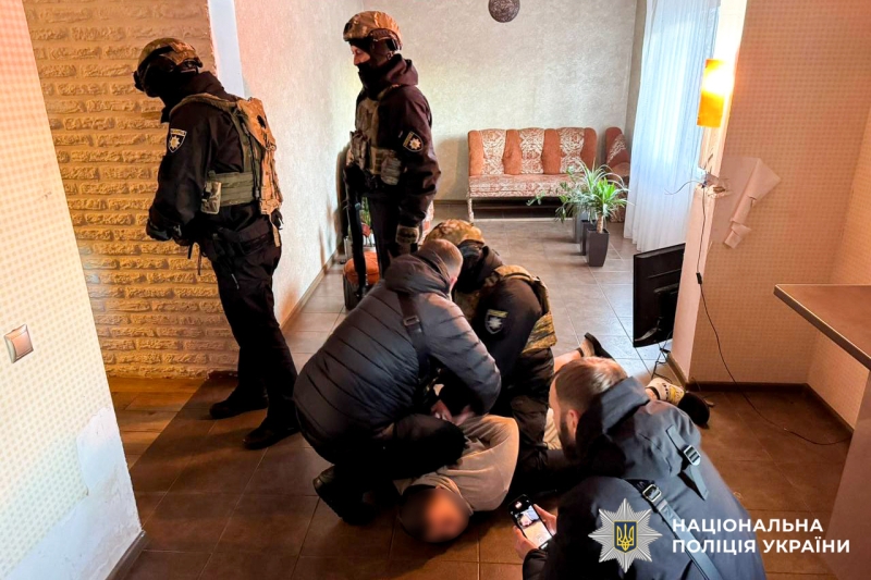 Житель Березнівщини на замовлення Росії спалив волонтерський позашляховик