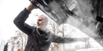 Що робити, якщо двигун перегрівся у заторі: пояснення автомеханіка