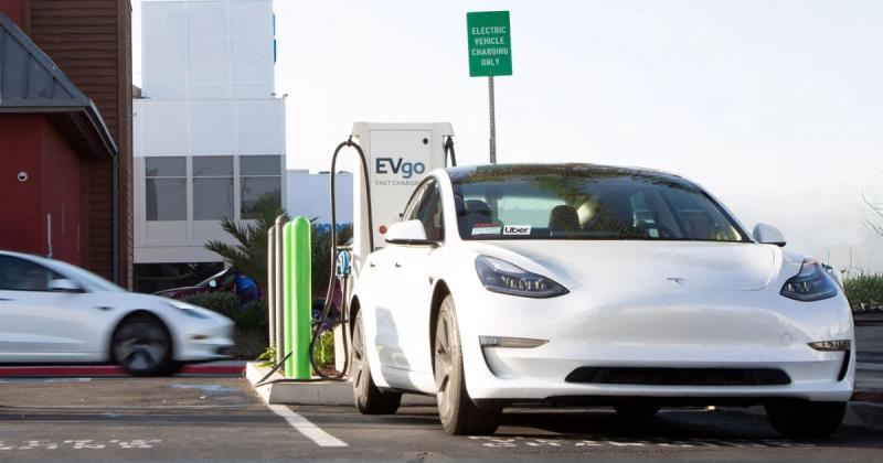 Uber відмовився від попередніх планів з електрифікації та зменшення викидів