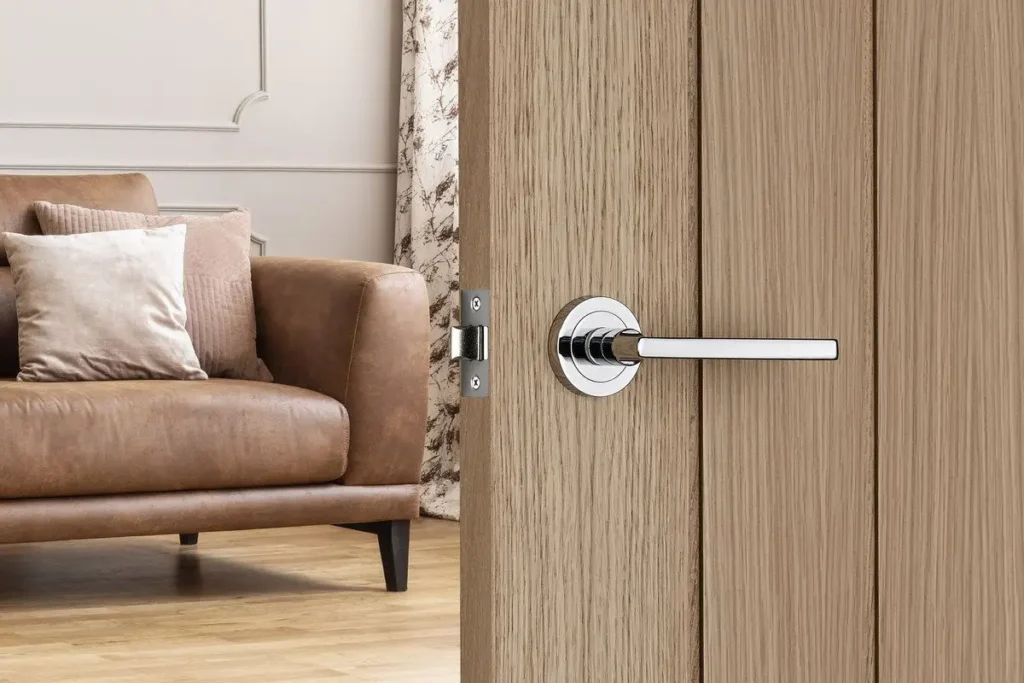 выбрать дверные ручки