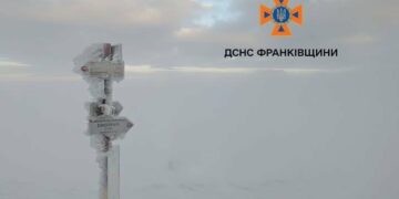 Зима прийшла на Прикарпаття: сніг, мороз і вітер