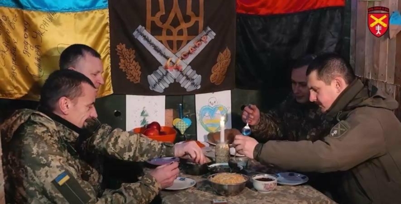 Святвечір в окопах: як військові з Тернопільщини святкують Різдво на передовій і надсилають вітання рідним