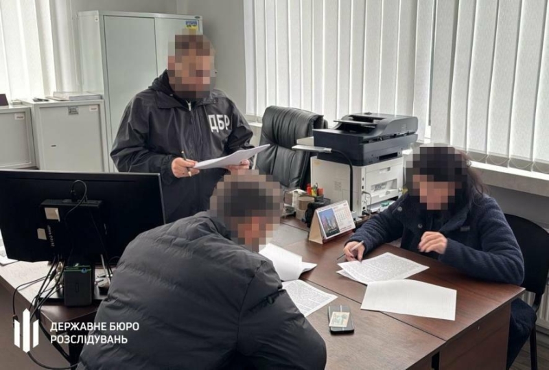 У Запоріжжі ДБР викрило податківицю, яка приховала болгарську нерухомість на мільйони гривень