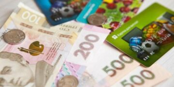 На картку 28 грудня нарахують від 2000 до 3000 гривень: хто отримає гроші напередодні Нового року