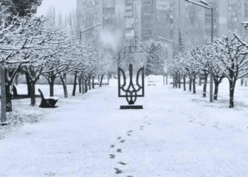 Україну засипає снігом (ФОТО)