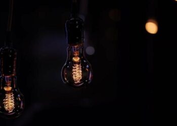 Тривога над Україною: у Тернополі повідомляють про знеструмлення вулиць