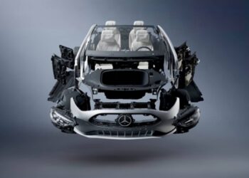 Mercedes відмовляється від клею на користь гвинтів