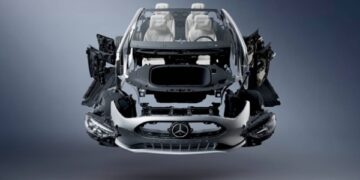 Mercedes відмовляється від клею на користь гвинтів