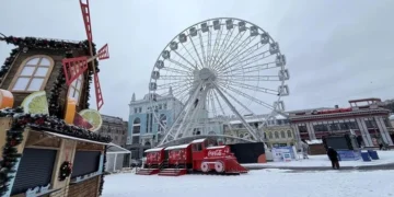 Є загроза життю людей: прокуратура вимагає закрити Колесо огляду на Подолі