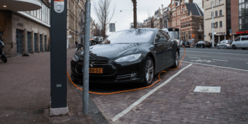 Як зарядити електрокар під час відключень світла: лайфхаки на випадок блекауту