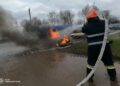 Горіла автівка і підвал: на Шепетівщині за день зафіксували дві пожежі