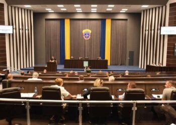 Порожня зала і зірвана сесія: депутати Тернопільської облради не прийшли