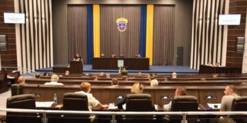 Порожня зала і зірвана сесія: депутати Тернопільської облради не прийшли