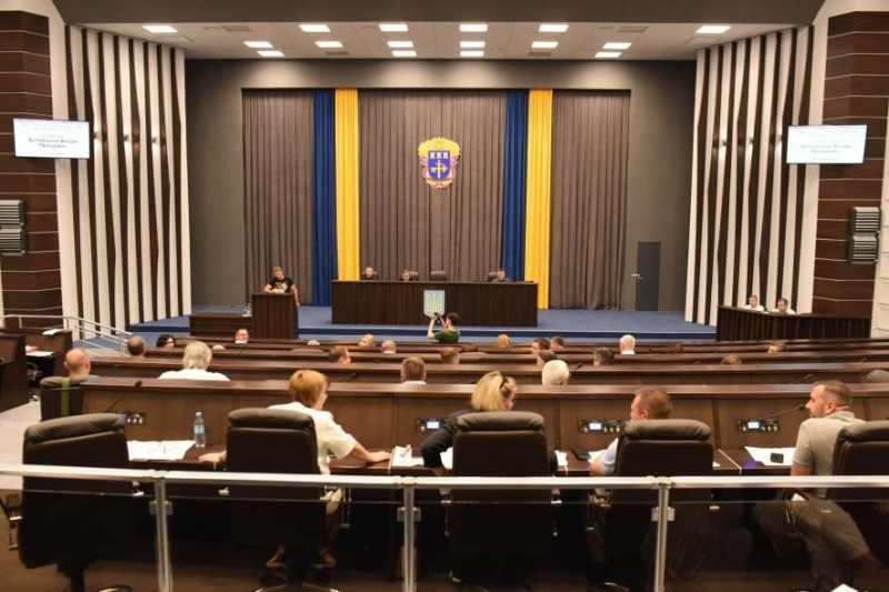 Порожня зала і зірвана сесія: депутати Тернопільської облради не прийшли