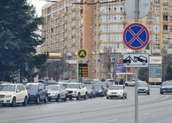 У Криму другий день поспіль відсутні популярні марки бензину – активіст