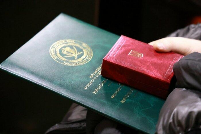 На Хмельниччині вшанували пам’ять полеглих захисників України та вручили державні нагороди посмертно