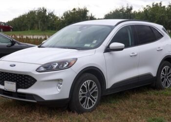Ford знімає з виробництва кросовер Escape
