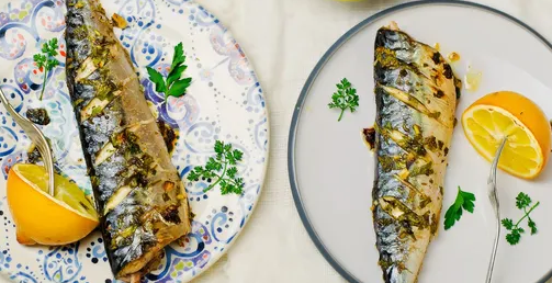 "Як смачно і неповторно запекти скумбрію": секретний рецепт, для якого знадобиться мінімум простих інгредієнтів