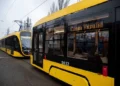 Нові трамваї та автобуси вийшли на столичні маршрути: де курсують та як виглядають