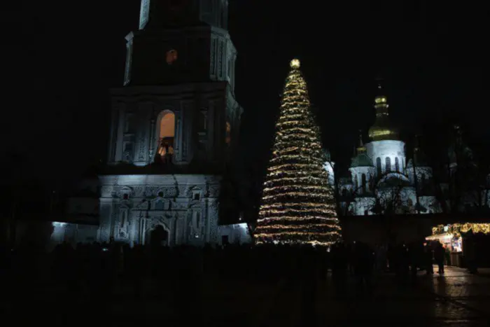 У Києві відкрито головну ялинку країни (фото)