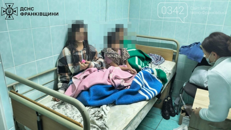 На Прикарпатті люди, ризикуючи життям, врятували 4 дітей (ФОТО)