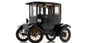 Вінтажний 113-річний електрокар продають за ціною п’яти Tesla Cybertruck (ФОТО)