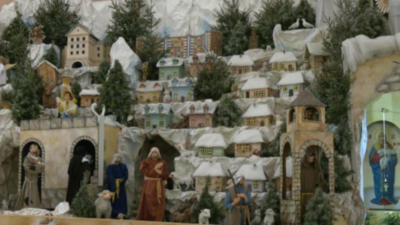 Понищений ракетою будинок у Тернополі відродився у найбільшій в Україні шопці в церкві святого Петра (ФОТО)