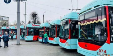 У Хмельницькому на маршрути виходять нові тролейбуси