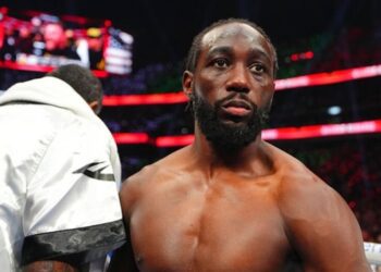 Усик висловився про поєдинок Кроуфорд – Канело