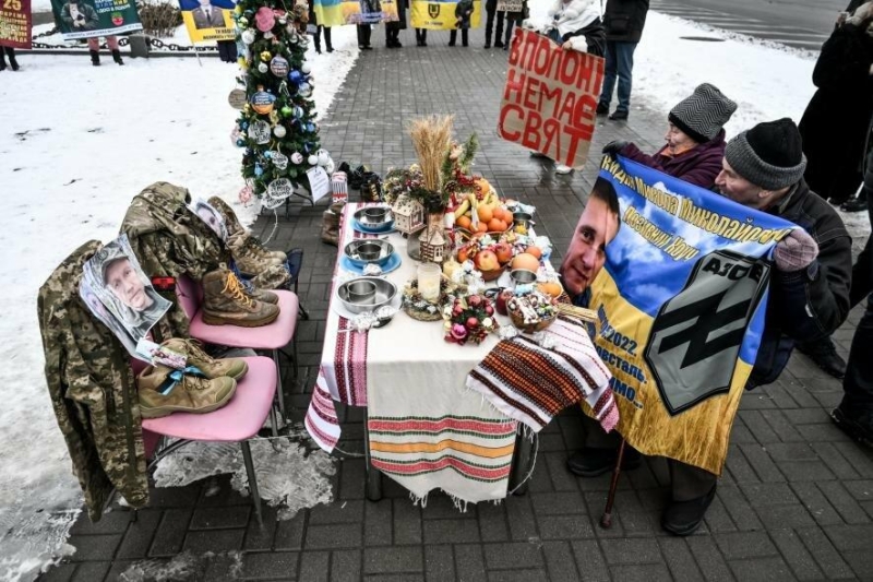&laquo;Замість різдвяних подарунків - пожиттєві вироки&raquo;: у Запоріжжя відбувся перформанс &laquo;Різдво в полоні&raquo;