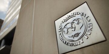 МВФ назвав умови нової програми для України