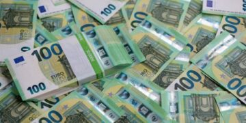 ЗМІ назвали країни, що візьмуть головний тягар екстреного кредиту Україні