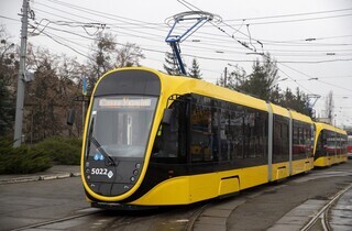 Нові трамваї та автобуси вийшли на столичні маршрути: де курсують та як виглядають