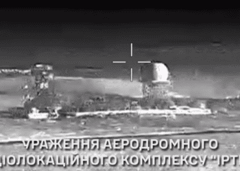 ГУР МО України показало відео удару по винищувачу МіГ-29 на аеродромі «Кача» та РЛК «Іртиш» під Сімферополем