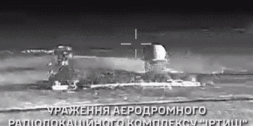 ГУР МО України показало відео удару по винищувачу МіГ-29 на аеродромі «Кача» та РЛК «Іртиш» під Сімферополем