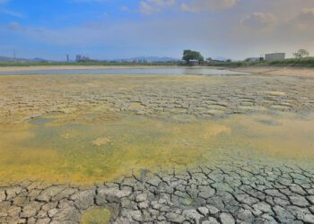 ЧЕРЕЗ КЛІМАТИЧНІ ЗМІНИ  ПРИНАЙМНІ В ЄВРОПІ  ВИСНАЖУЮТЬСЯ ЗАПАСИ ВОДИ. А ЯКА СИТУАЦІЯ В УКРАЇНІ?