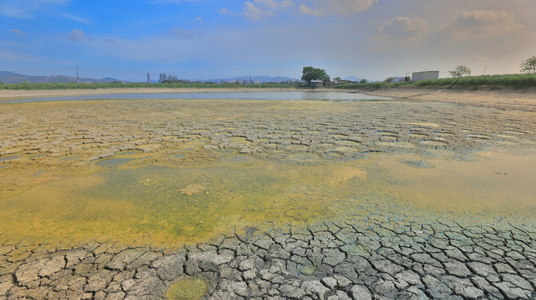ЧЕРЕЗ КЛІМАТИЧНІ ЗМІНИ  ПРИНАЙМНІ В ЄВРОПІ  ВИСНАЖУЮТЬСЯ ЗАПАСИ ВОДИ. А ЯКА СИТУАЦІЯ В УКРАЇНІ?