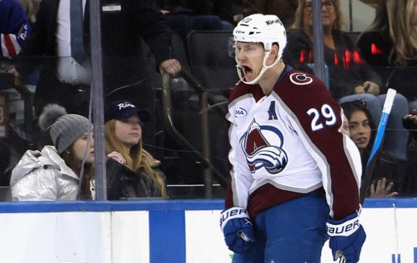 Ніч в НХЛ: Айлендерс виривають перемогу Ніч в НХЛ: Айлендерс виривають перемогу