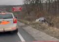 Серйозна аварія на Прикарпатті: один з автомобілів у кюветі (ФОТО)