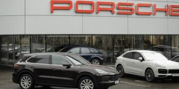 У Росії перестали працювати автомобілі Porsche